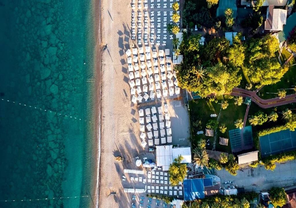 an overhead view of a building next to the ocean at Sentido Lycus Beach Hotel in Alanya