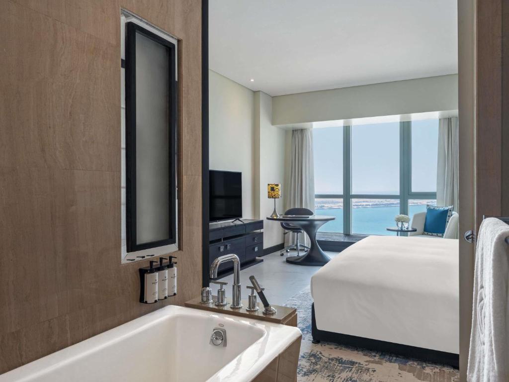 Sofitel Abu Dhabi Corniche - Resim 22