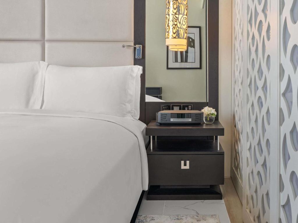 Sofitel Abu Dhabi Corniche - Resim 35