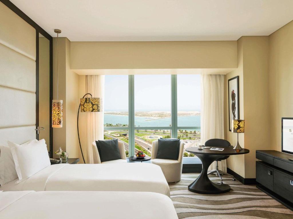 Sofitel Abu Dhabi Corniche - Resim 39