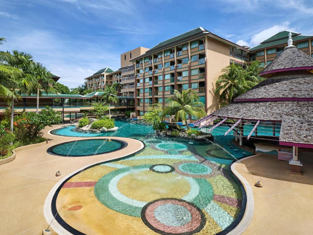 Novotel Phuket Vintage Park Resort - Resim 5