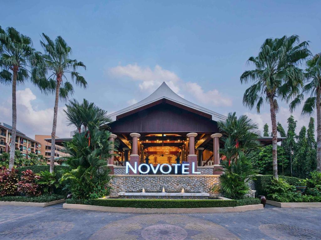 Novotel Phuket Vintage Park Resort - Resim 10