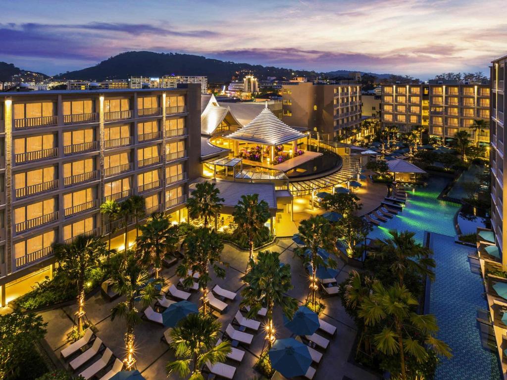 Πισίνα στο ή κοντά στο Grand Mercure Phuket Patong