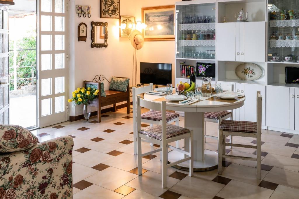 Appartamento Bouganville - Apartment With Sea View