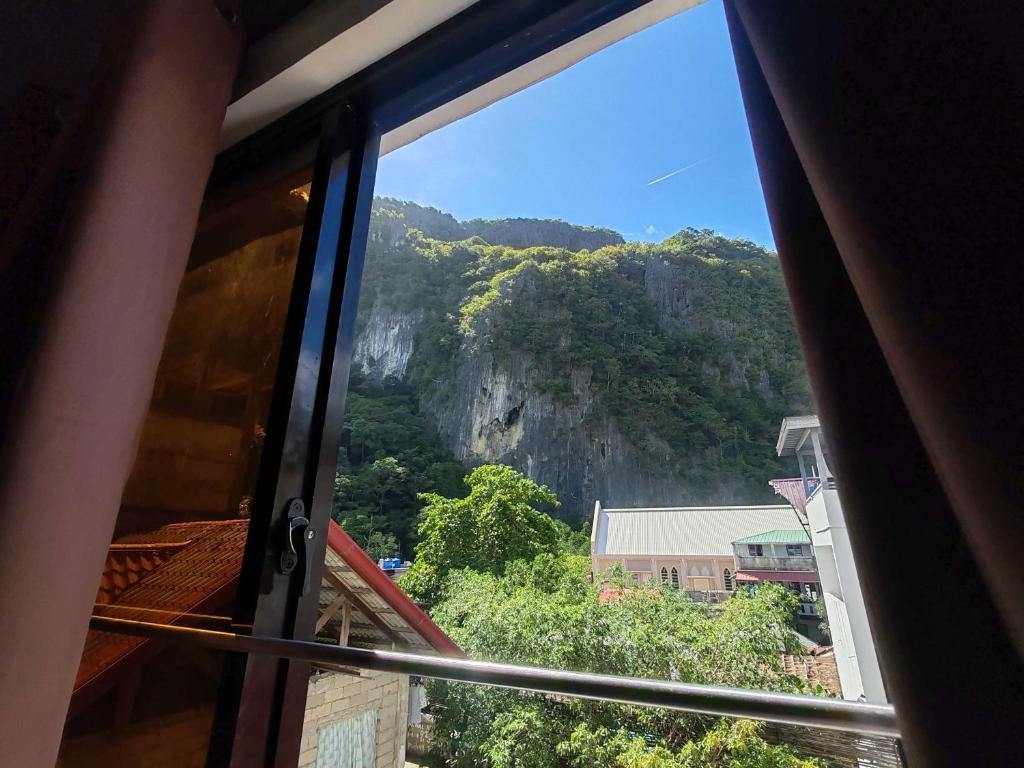 Γενική θέα στο βουνό ή θέα στο βουνό από  αυτό το πανδοχείο