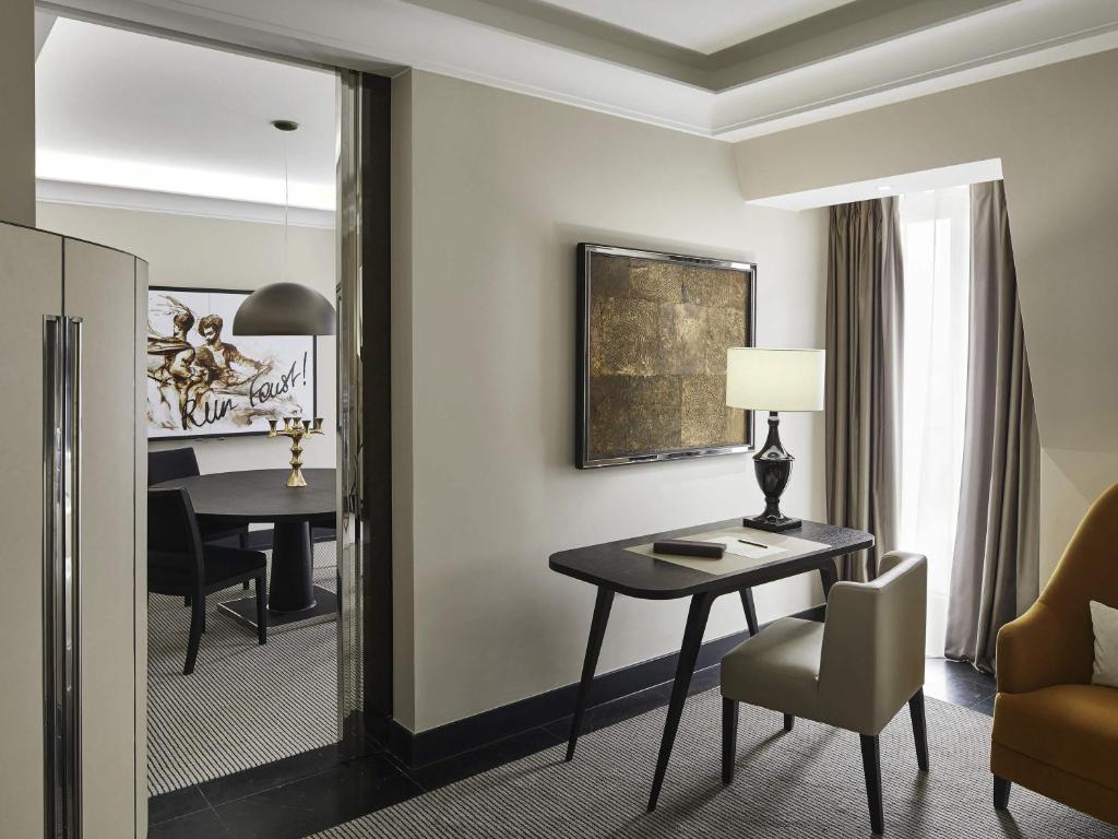 Sofitel Frankfurt Opera - Resim 24