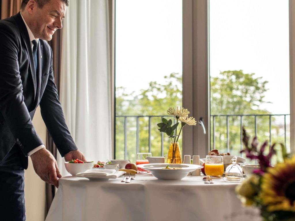 Sofitel Frankfurt Opera - Resim 38