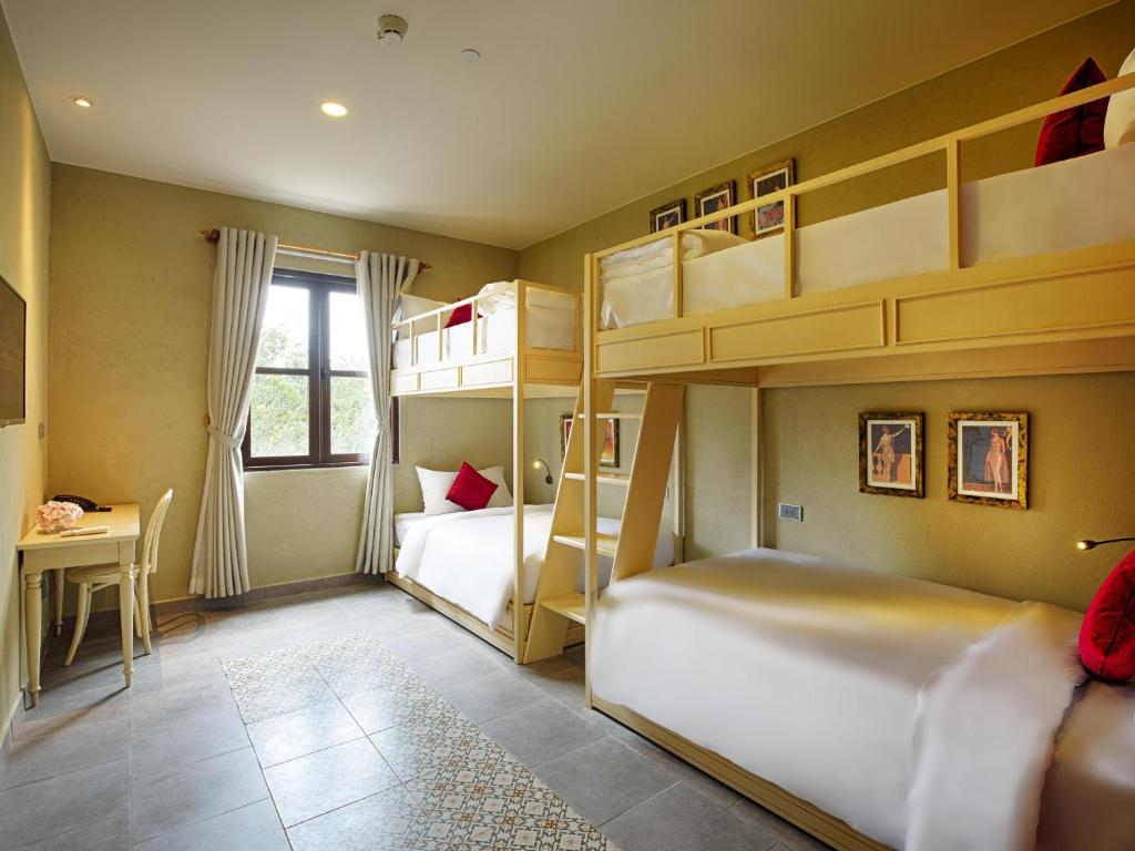 Family Room with Four Bunk Beds