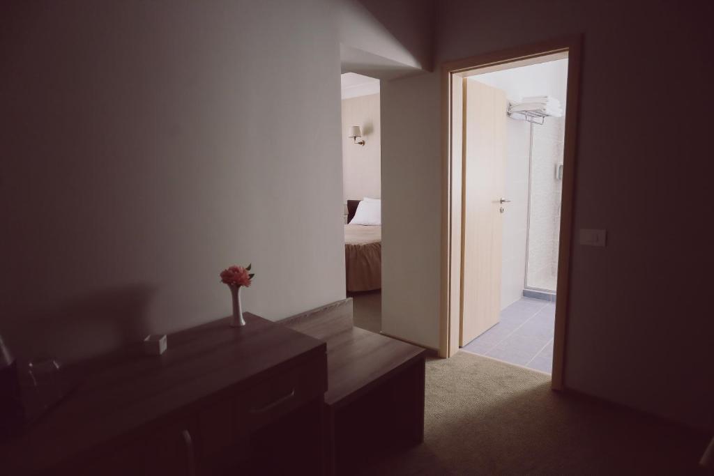 C&C Residence Hotel - Double Double Double Room