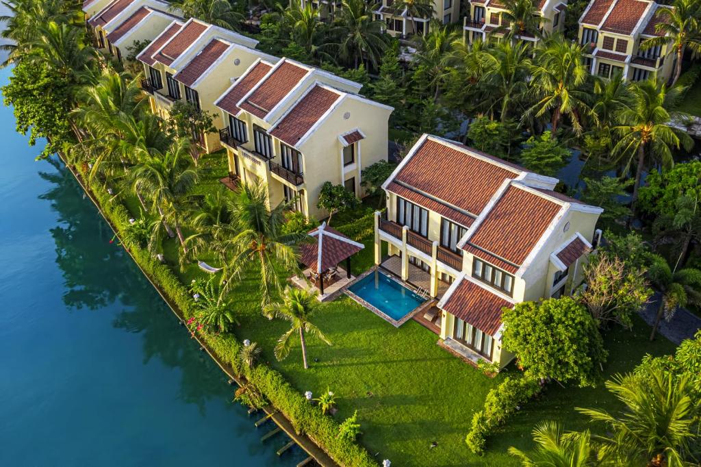Biệt Thự 4 Phòng Ngủ Có Hồ Bơi Riêng Và Nhìn Ra Sông