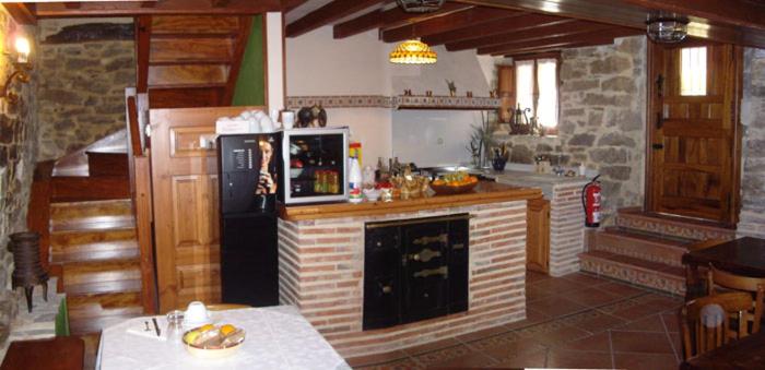 Dapur atau dapur kecil di Hotel Rural La Casa del Montero