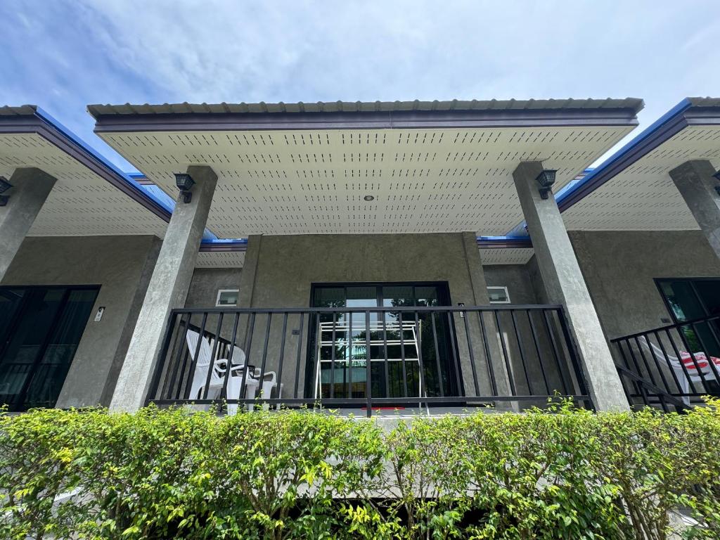 BAAN CHAINARONG - 12