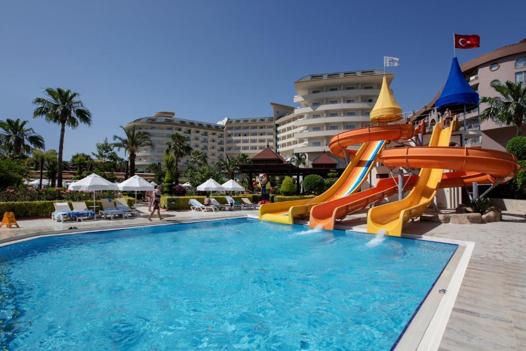 Bazén v ubytování Saphir Resort & Spa nebo v jeho okolí