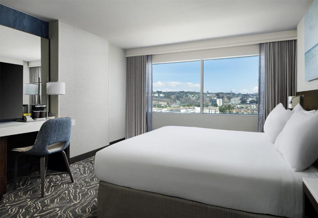 Hilton San Diego Mission Valley - 