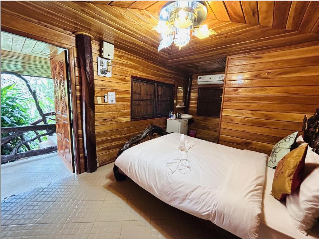 ศศิคันทรี รีสอร์ท - Habitación King Con Vistas A La Montaña