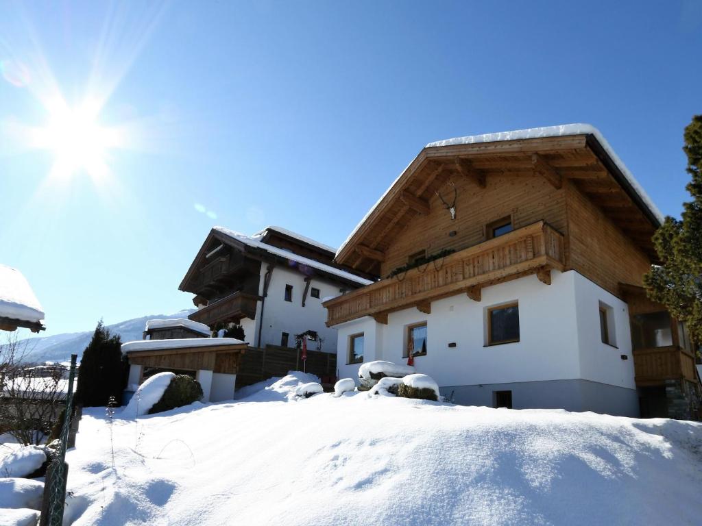 Το Chalet in Fügen near Spieljoch Ski Lift τον χειμώνα