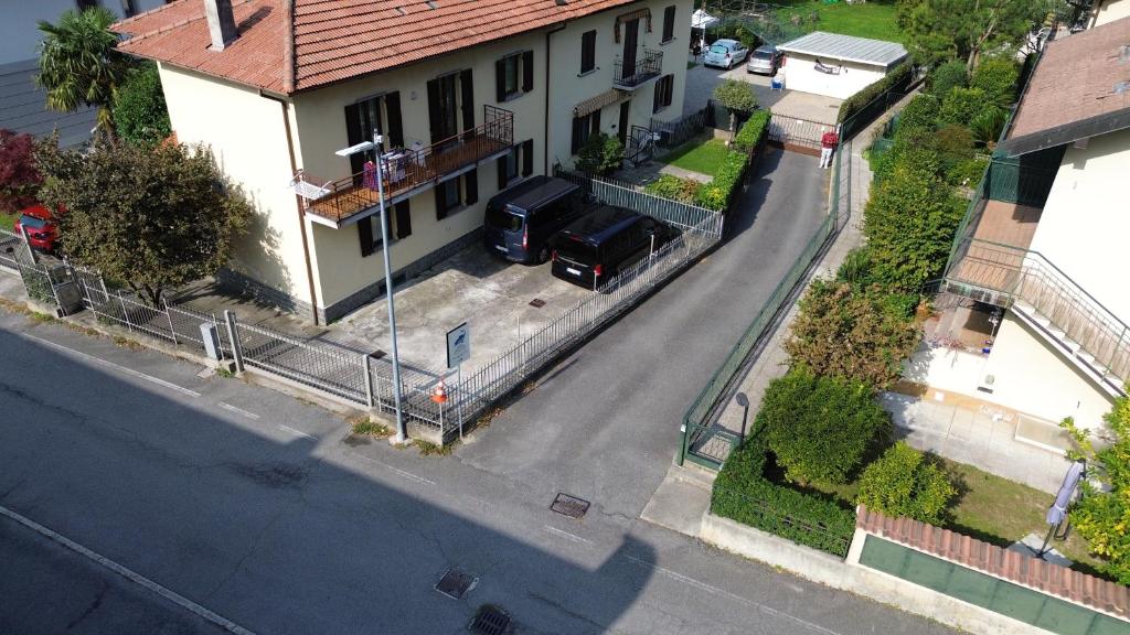 Galería fotográfica de La Rosa e la Spina, Independent & Rustic Garden Villa, 300m from Lake Como en Dervio