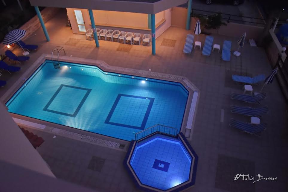Bazén v ubytování Hotel Anatoli Apartments nebo v jeho okolí