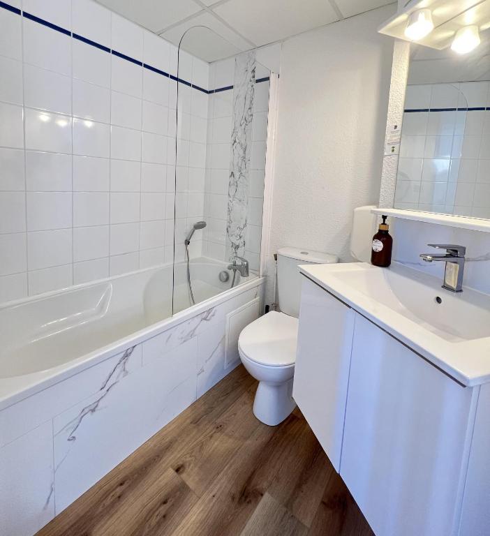 Couett'Hôtel Brest Port de plaisance, Les pieds dans l'eau - Chambre Triple