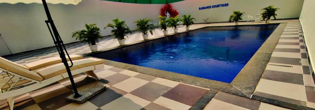 Πισίνα στο ή κοντά στο Hotel Radiance Courtyard
