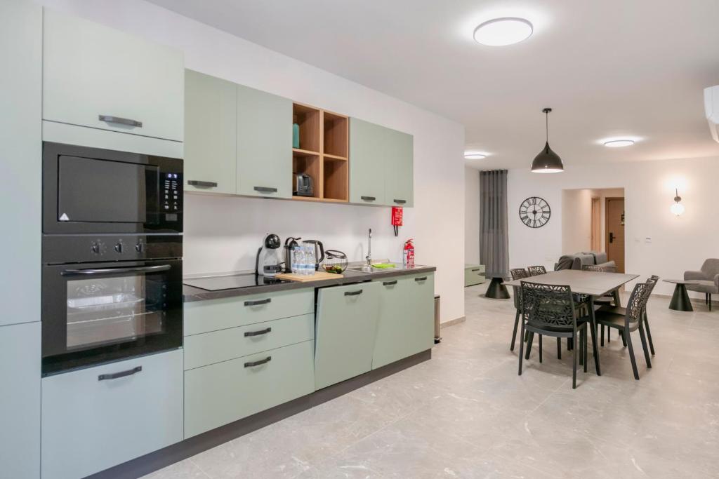 HORIZON SUITES by the Sea - 7