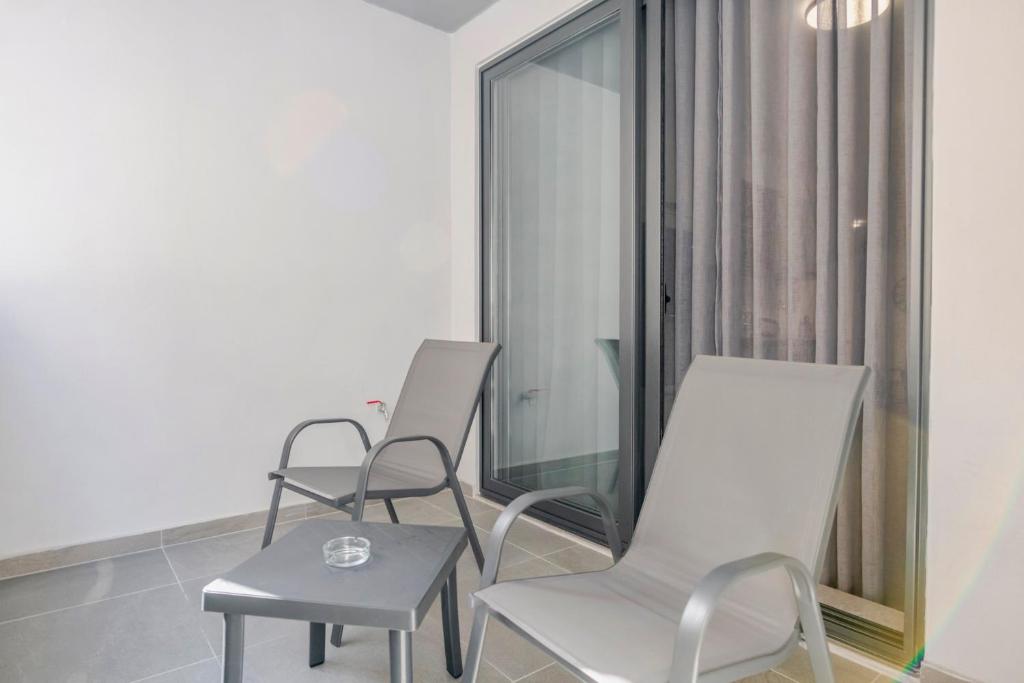 HORIZON SUITES by the Sea - 11