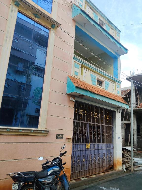 Το κτήριο όπου στεγάζεται  η βίλα