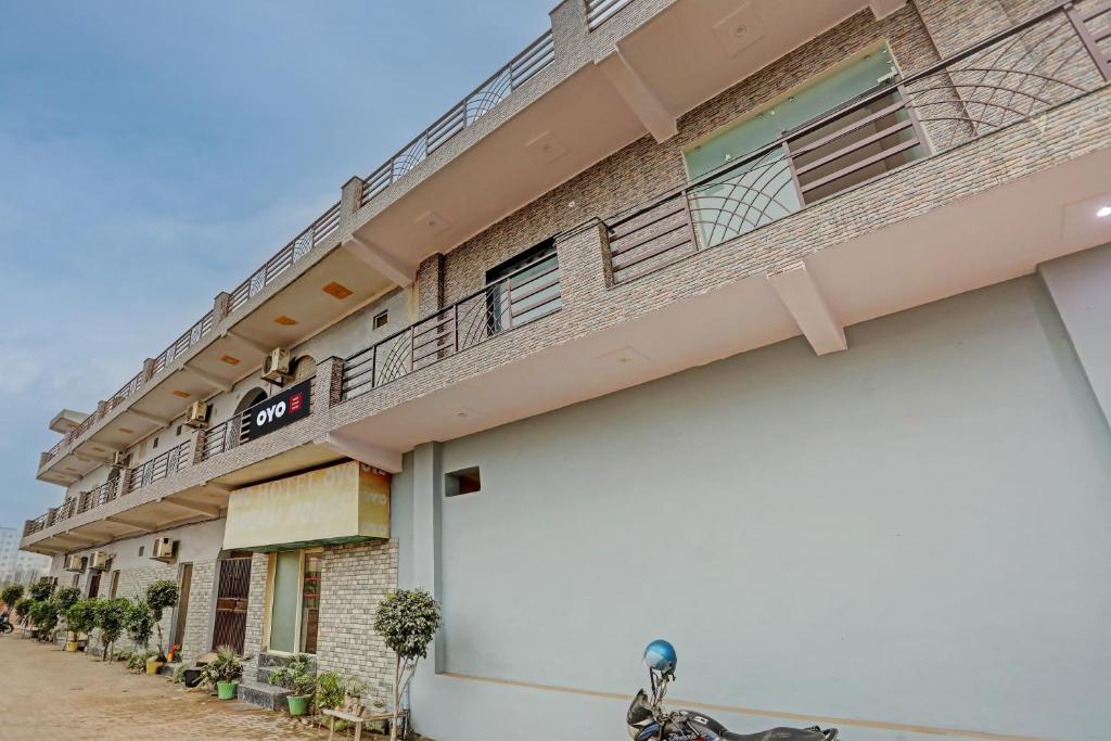 Imagen de la galería de Hotel O DREAM HOUSE, en Ghaziabad