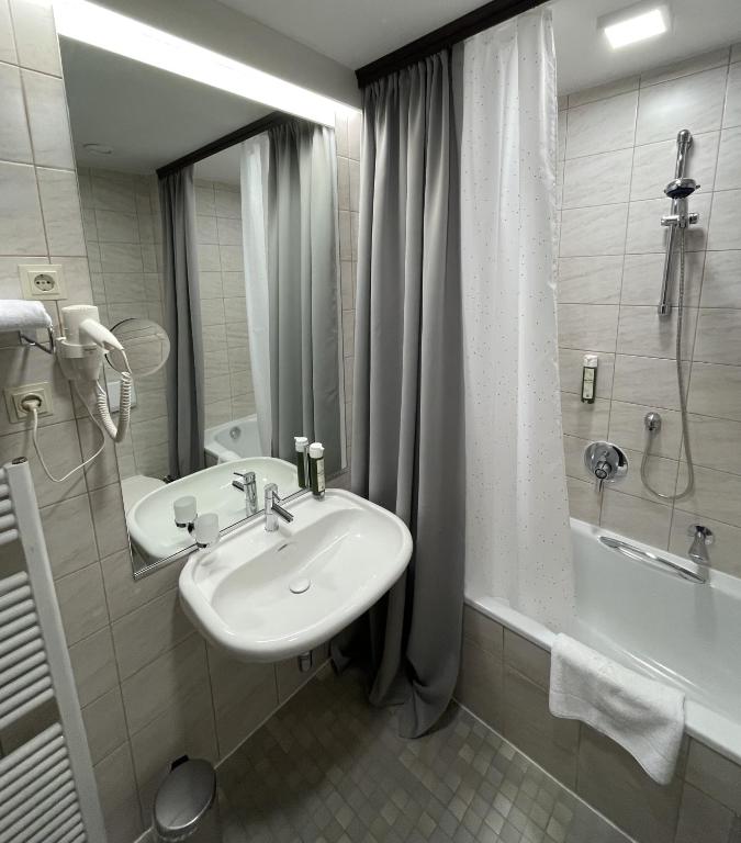 Hotel-Restaurant Batzenhäusl - Resim 5