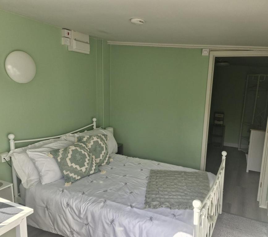 Een bed of bedden in een kamer bij 'Little Star' accommodation