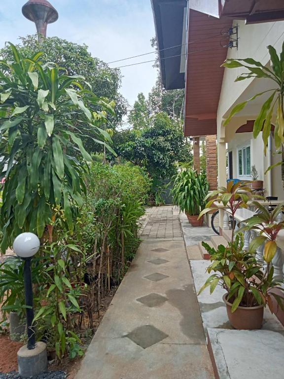 Wattana Bungalow - 5