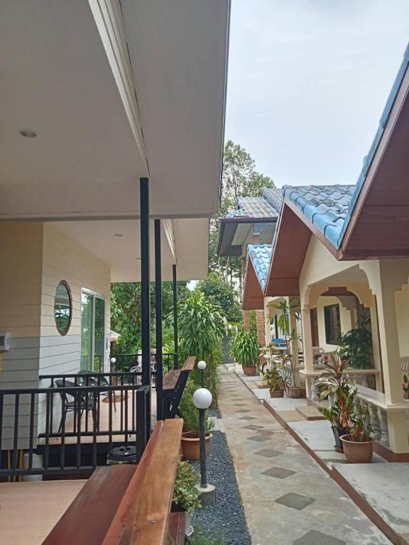 Wattana Bungalow - 3