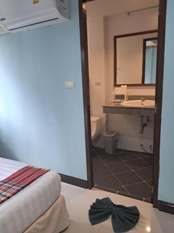 Baan Thara Guesthouse - 11