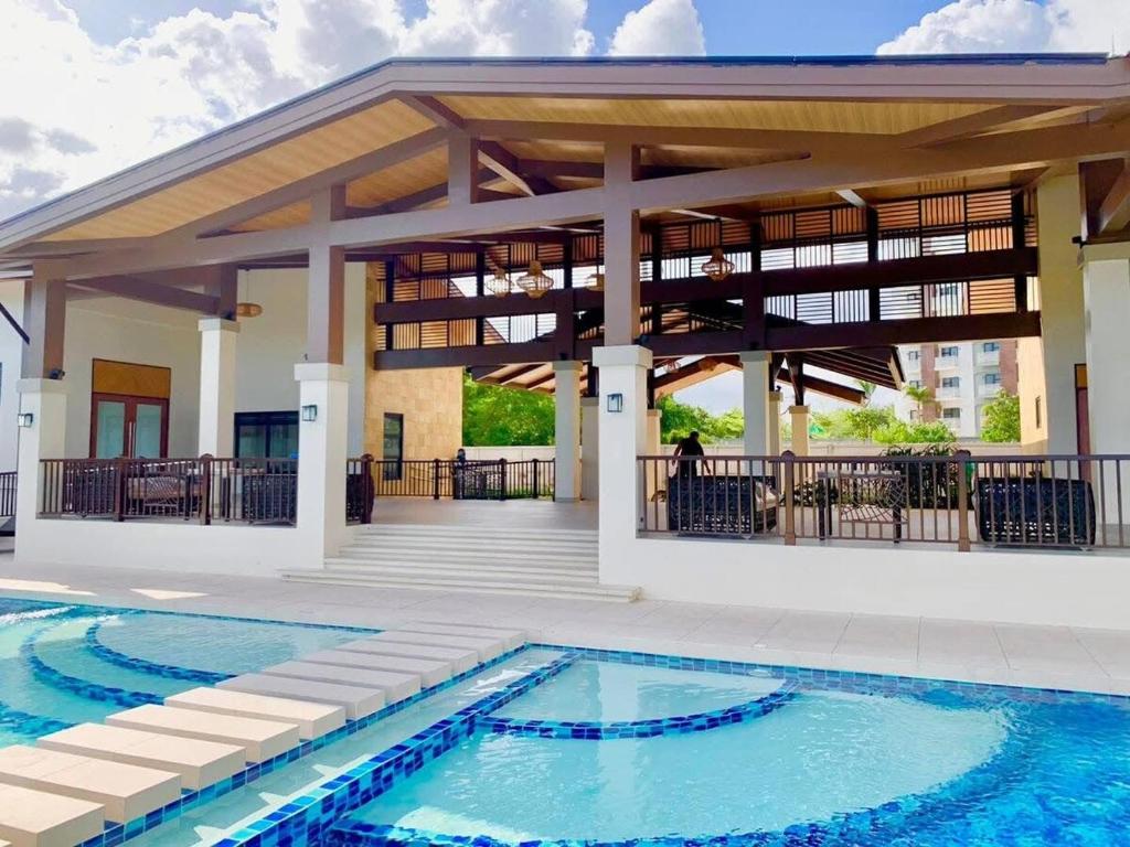 Der Swimmingpool an oder in der Nähe von Peaceful Panglao Escape for Families & Couples