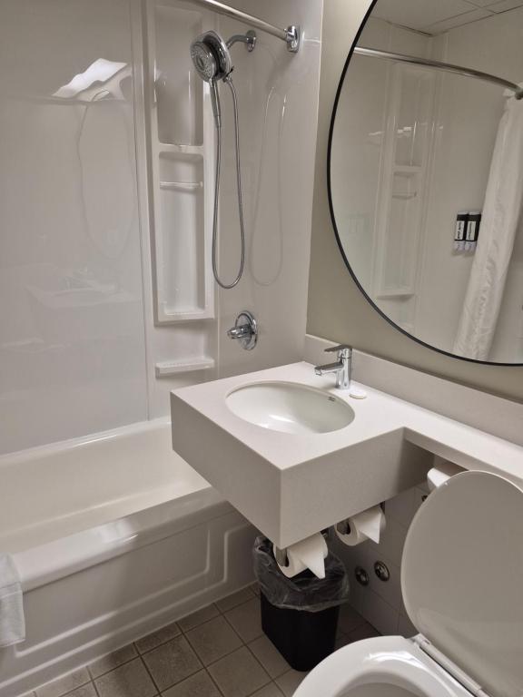 Canad Inns Destination Centre Windsor Park - Resim 34