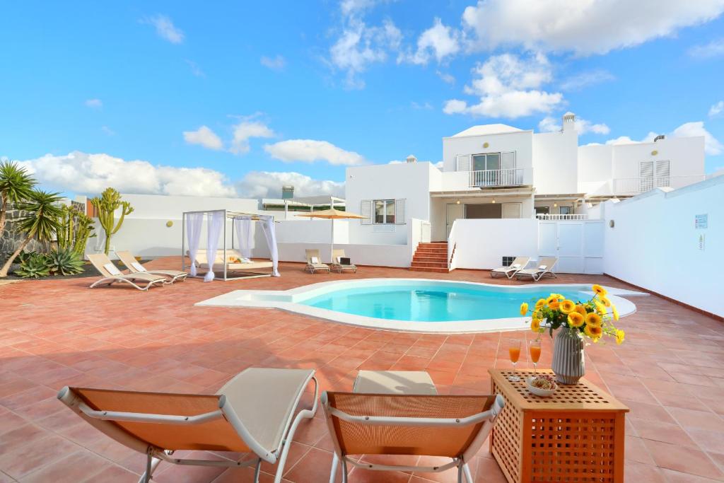 Villa Matilde 4 bedrooms, aircon and private pool