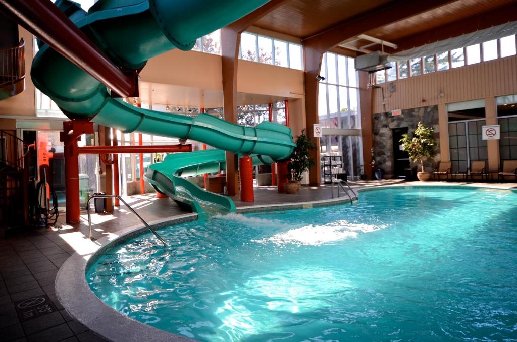 Armon Plaza Montreal Airport - Resim 4