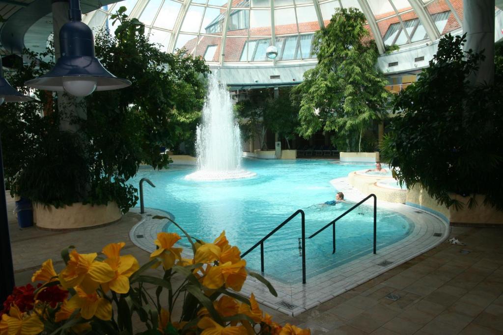 Bazén v ubytování Vital Hotel Westfalen Therme Wellness Resort & SPA nebo v jeho okolí