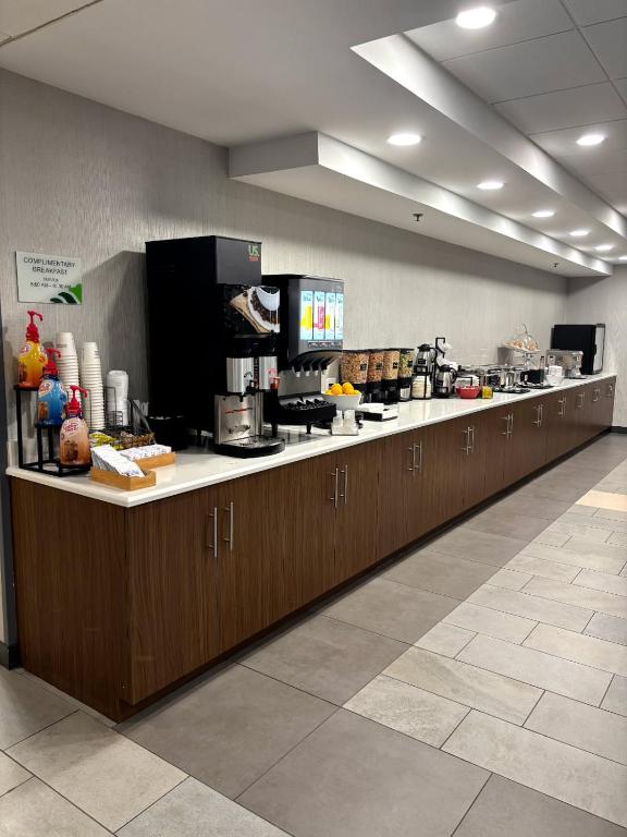 Wingate Suites by Wyndham Youngstown - Austintown photo