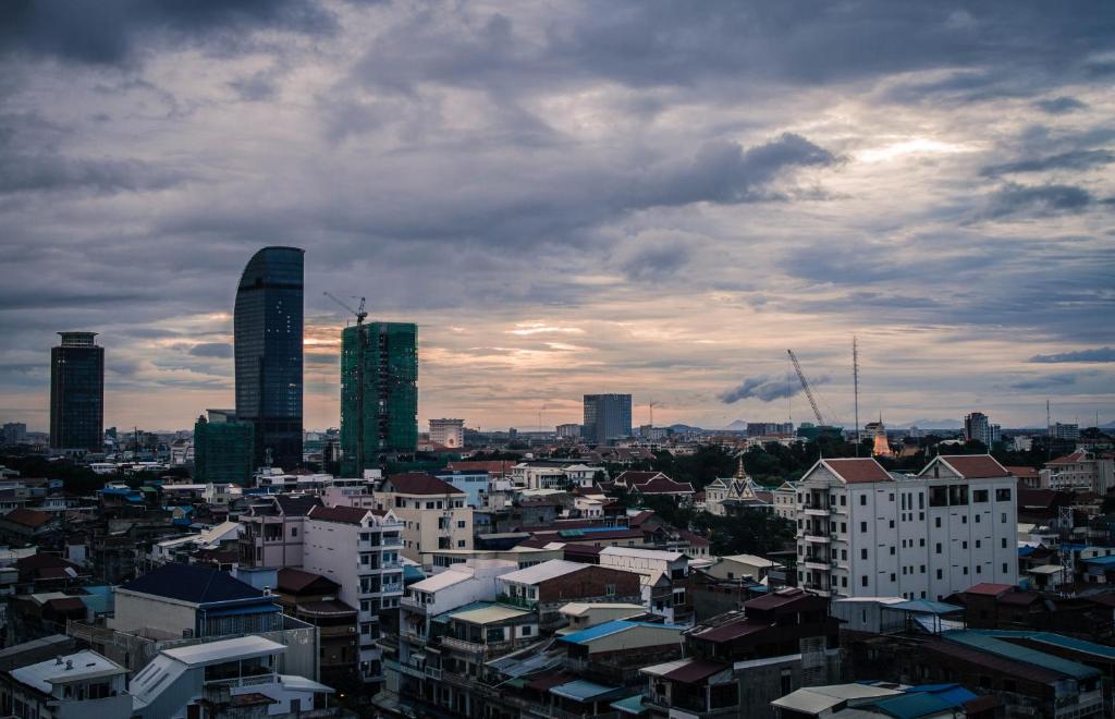 Nespecifikovaný výhled na destinaci Phnompenh nebo výhled na město při pohledu z hotelu