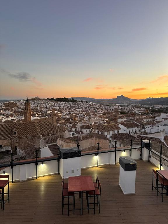 Hotel Apartamentos Antequera - Housity