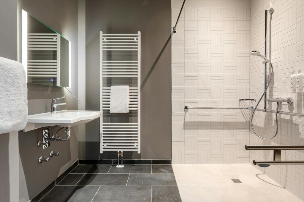 Moxy Hamburg - Finkenwerder - Resim 3