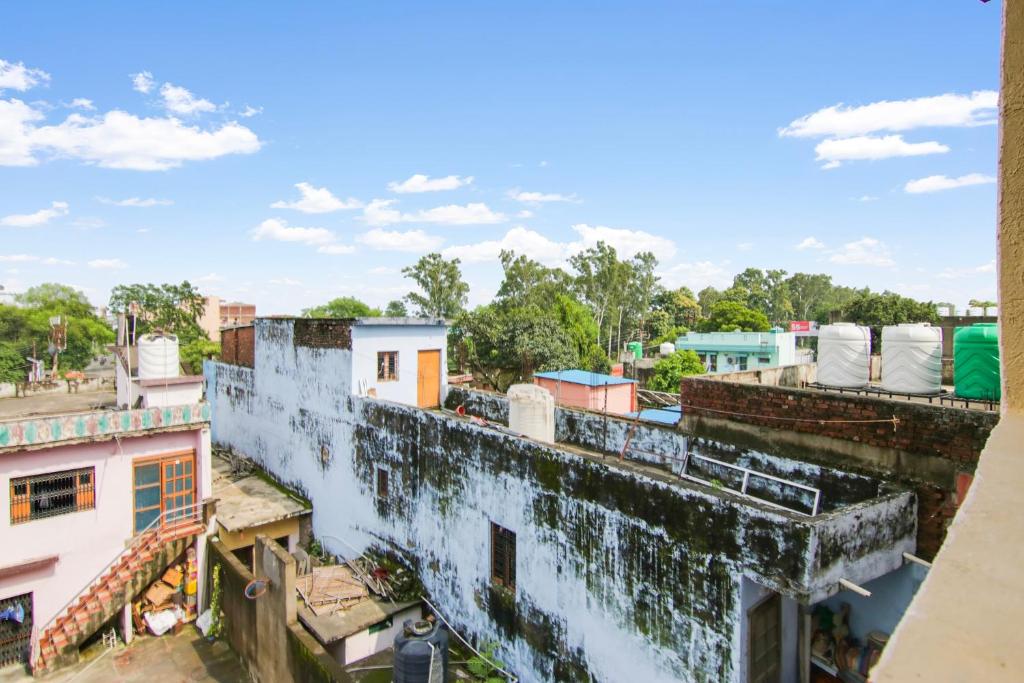 Gambar di galeri bagi Hotel O Balaji Hotel And Hostel di Pantnagar