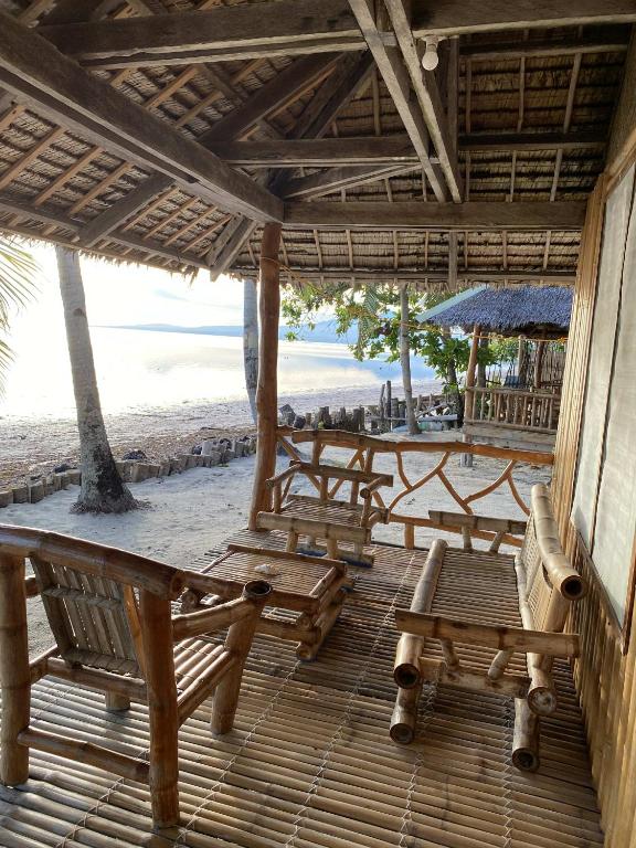 Coral Cay Resort, Inc. - Bungalow - Frente A La Playa