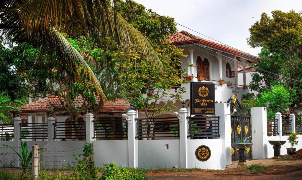 Το κτήριο όπου στεγάζεται  το ξενοδοχείο