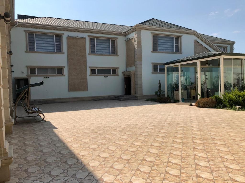 Bygningen som villaen ligger i