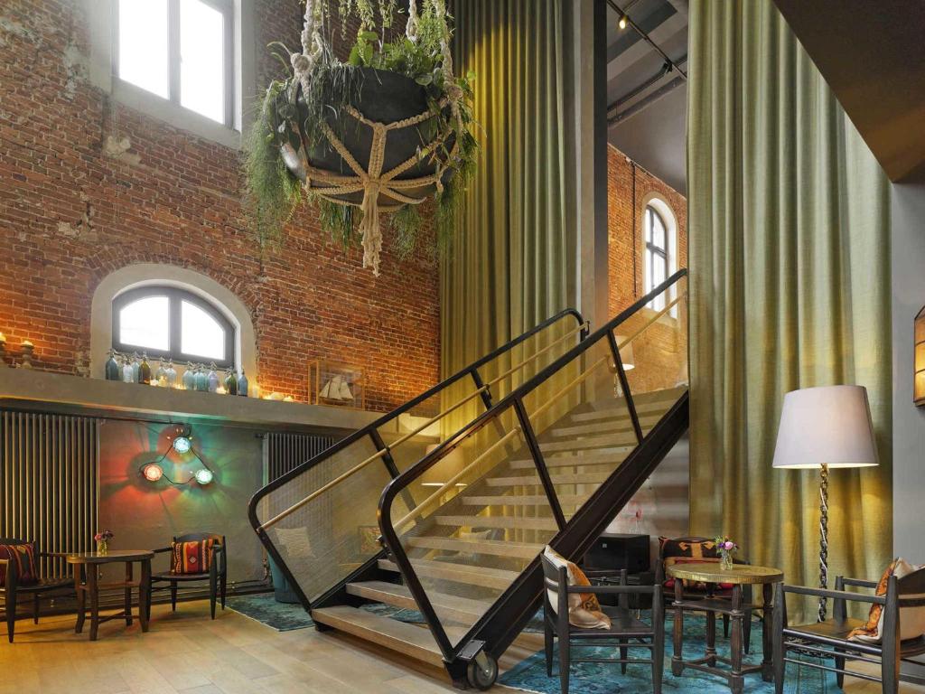 25hours Hotel Altes Hafenamt - Resim 1