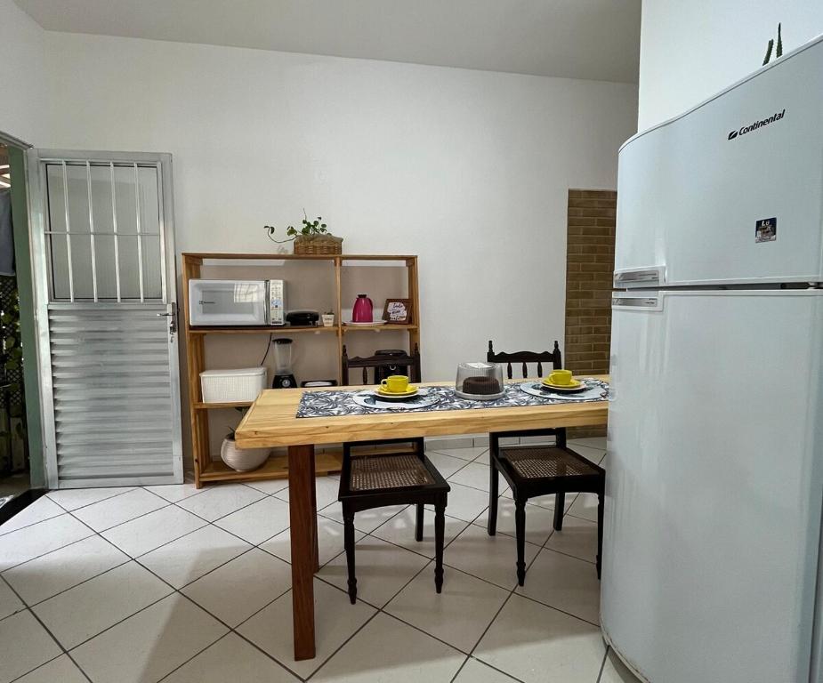 Kuchyň nebo kuchyňský kout v ubytování Casinha aconchegante à beira-mar