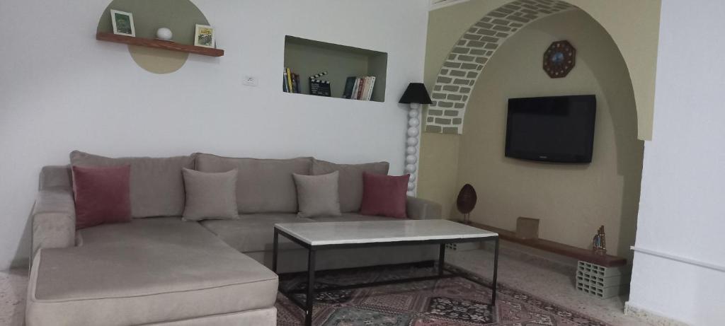 Μια τηλεόραση ή/και κέντρο ψυχαγωγίας στο Cristal Majorelle à sidi Bou said