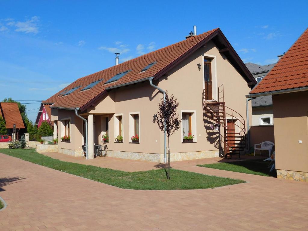 The building in which Az apartmant is located